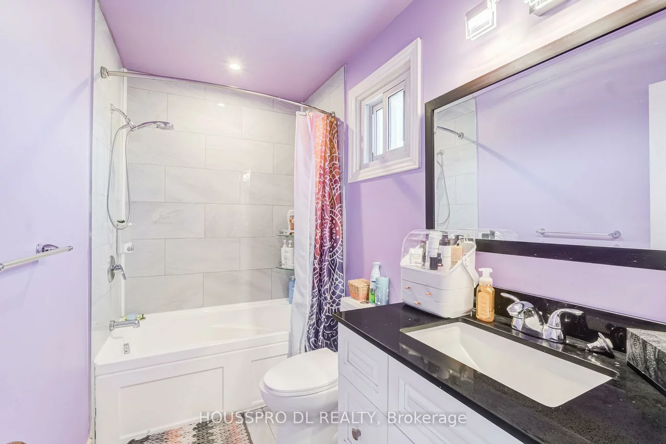 29, Westhampton, Brownridge, Vaughan