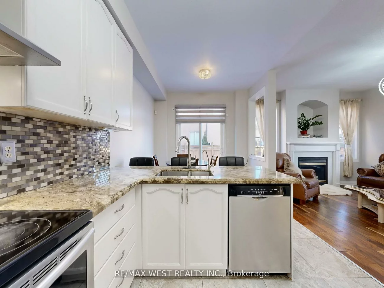 56, Planter, Vellore Village, Vaughan