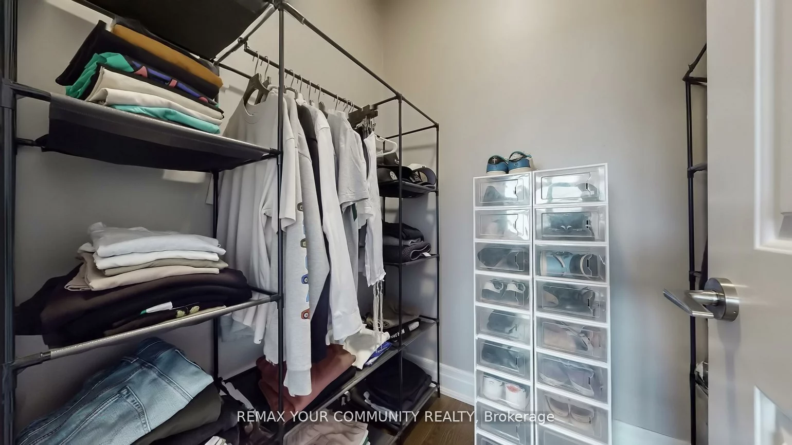 251, Thomas Cook, Patterson, Vaughan