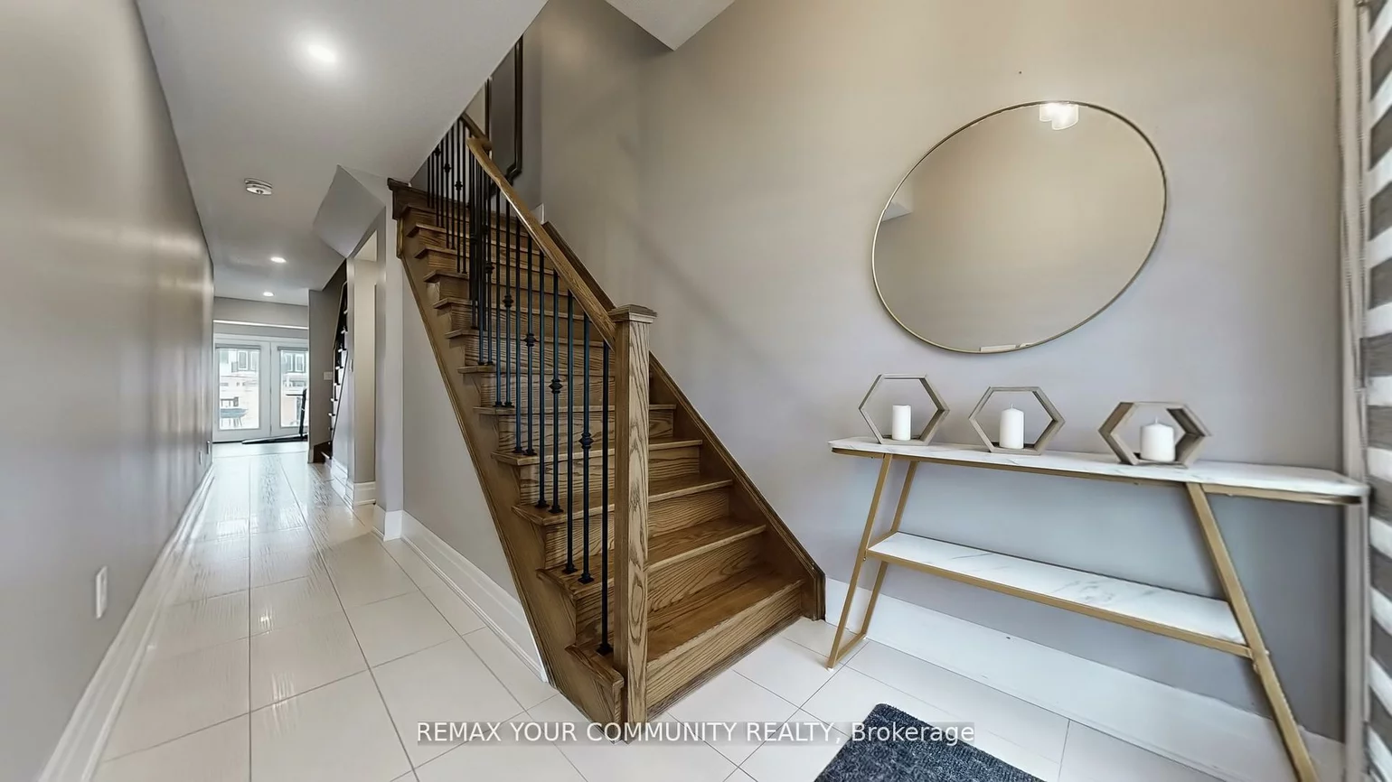 251, Thomas Cook, Patterson, Vaughan