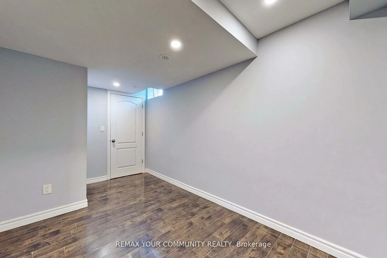 251, Thomas Cook, Patterson, Vaughan