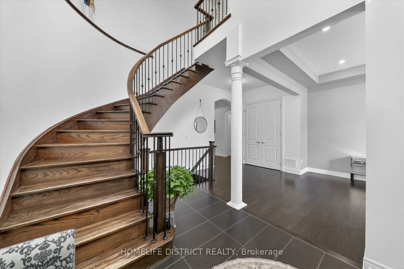 210, Cannes, Vellore Village, Vaughan