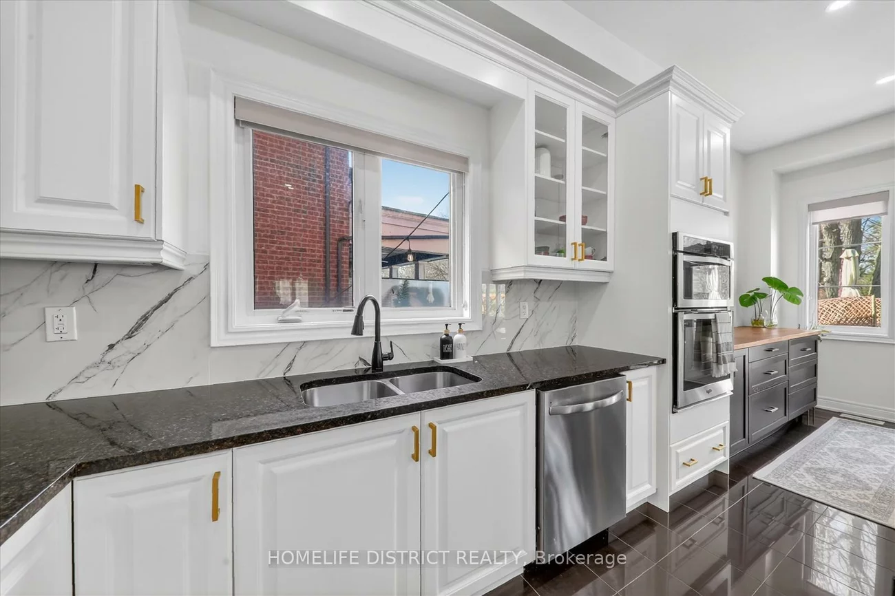 210, Cannes, Vellore Village, Vaughan