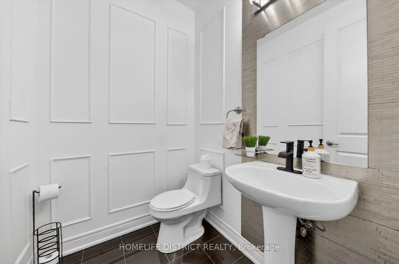 210, Cannes, Vellore Village, Vaughan