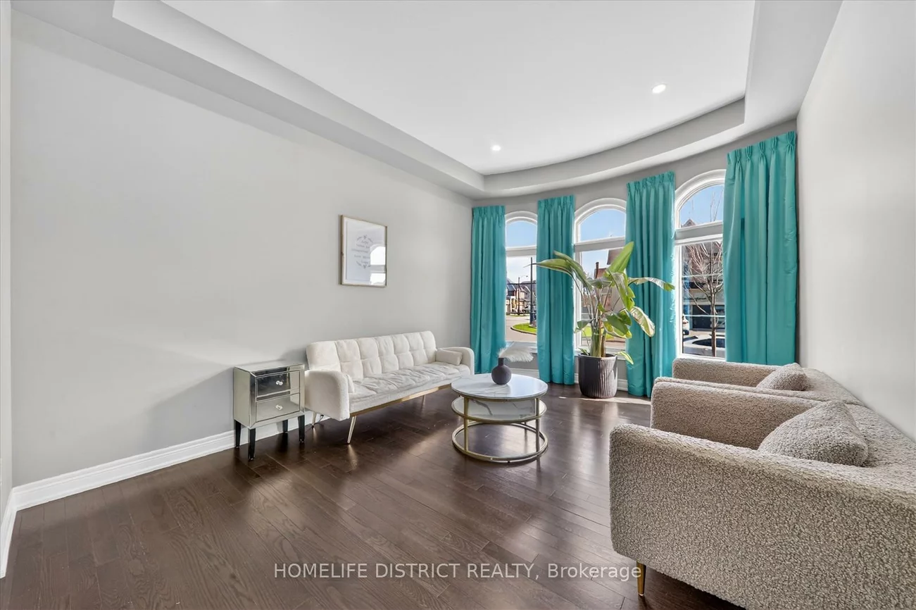 210, Cannes, Vellore Village, Vaughan