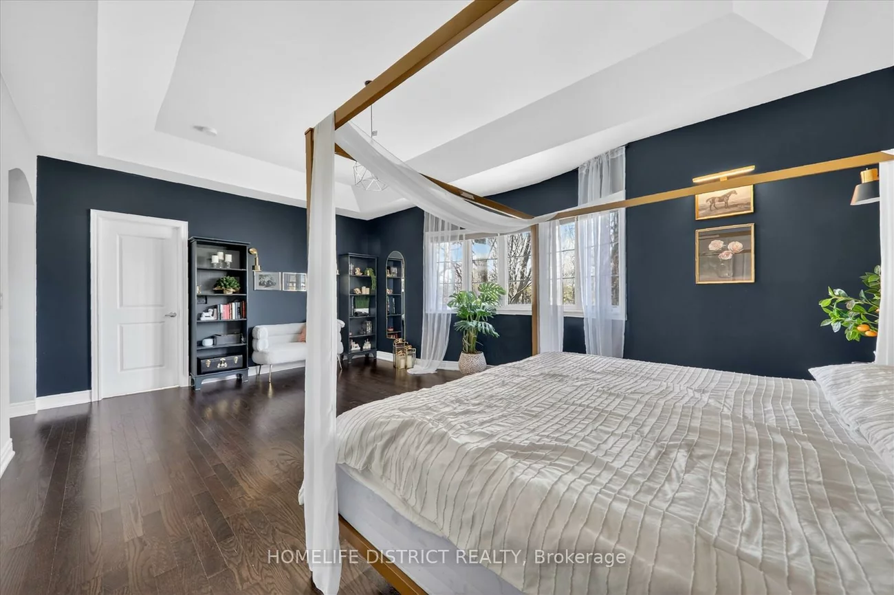 210, Cannes, Vellore Village, Vaughan