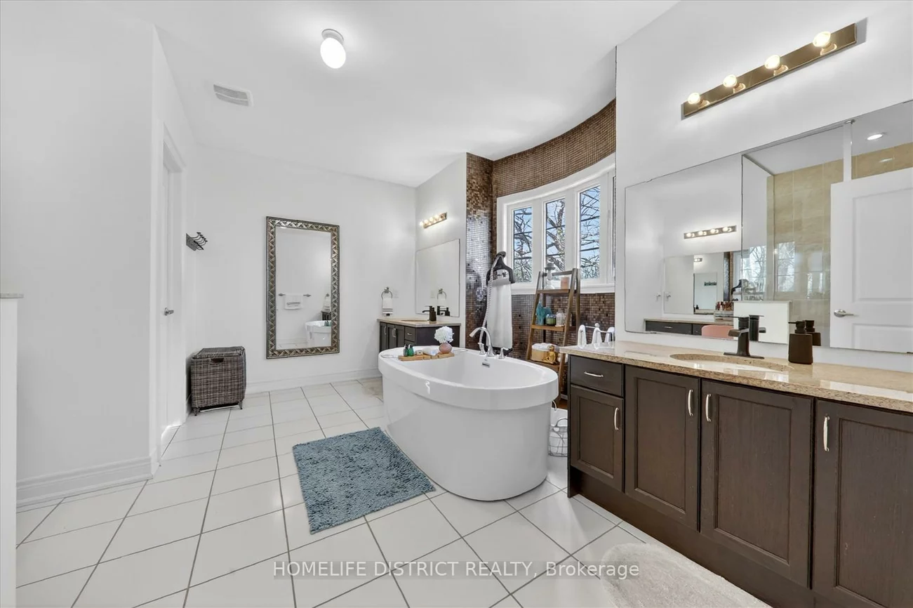 210, Cannes, Vellore Village, Vaughan