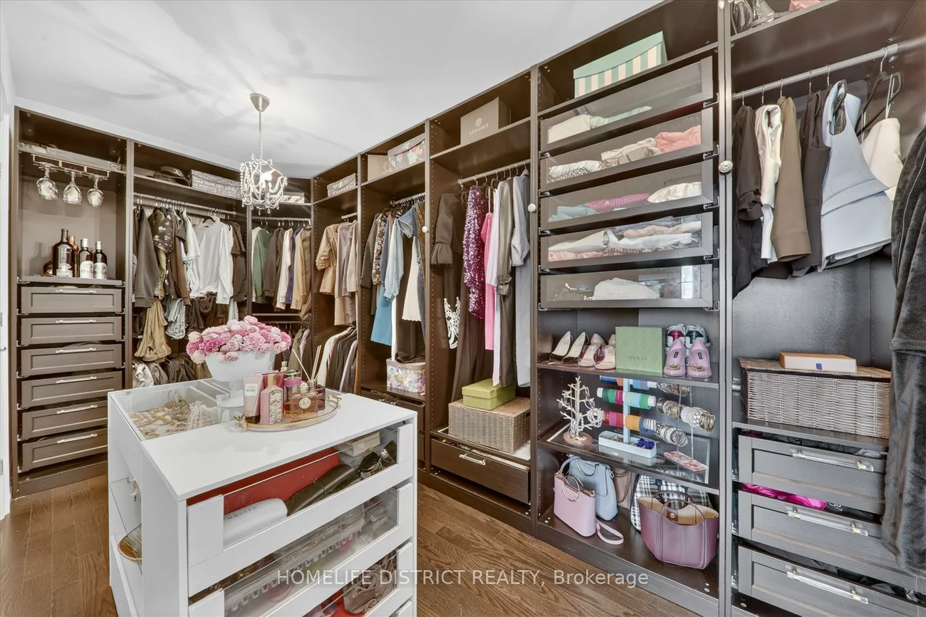 210, Cannes, Vellore Village, Vaughan