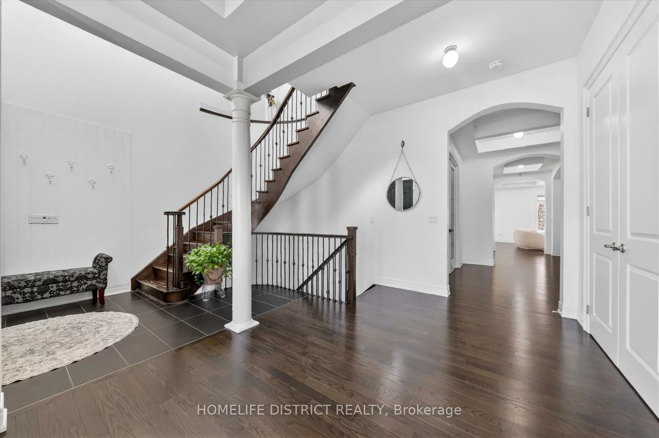 210, Cannes, Vellore Village, Vaughan