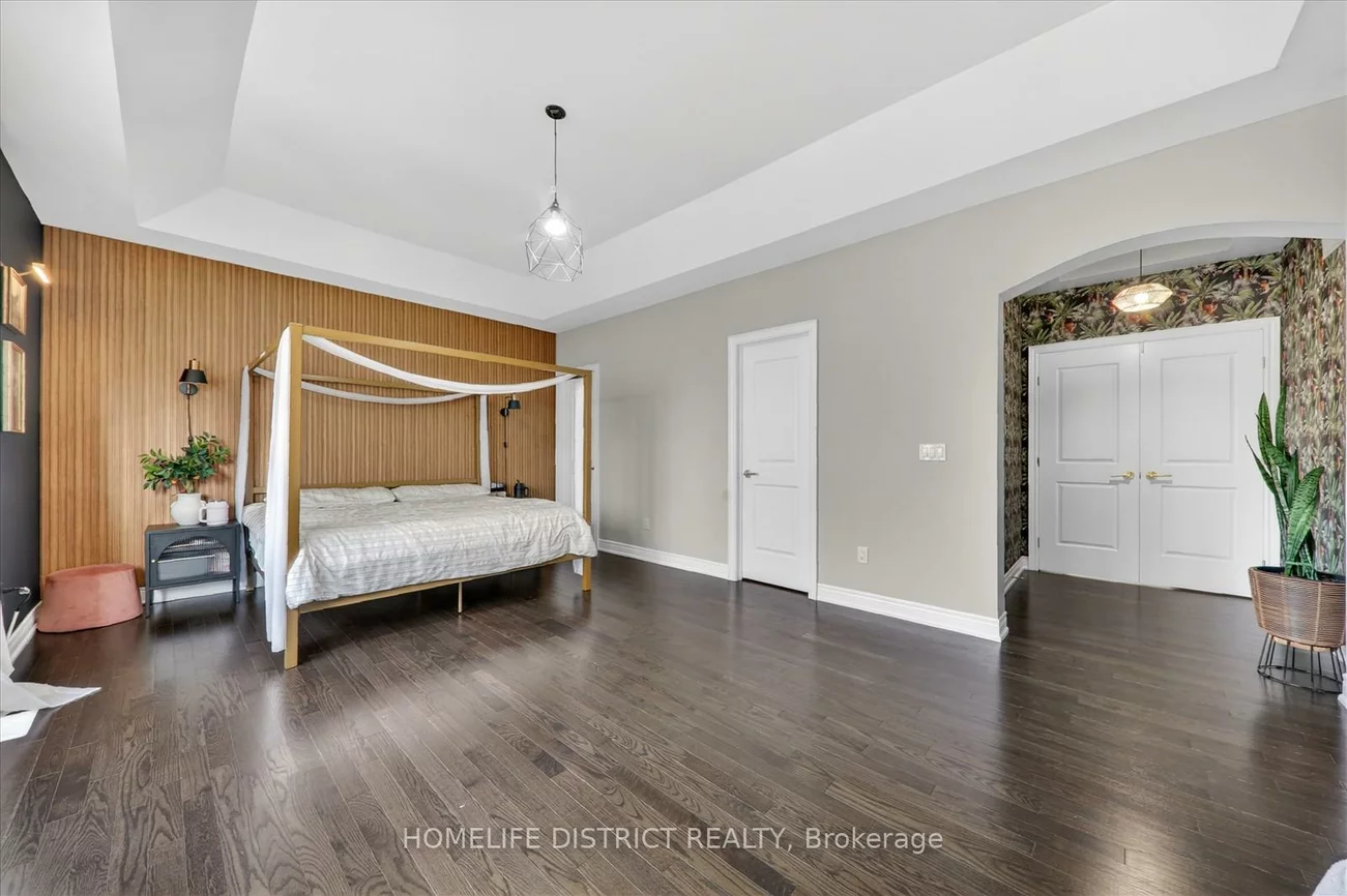 210, Cannes, Vellore Village, Vaughan