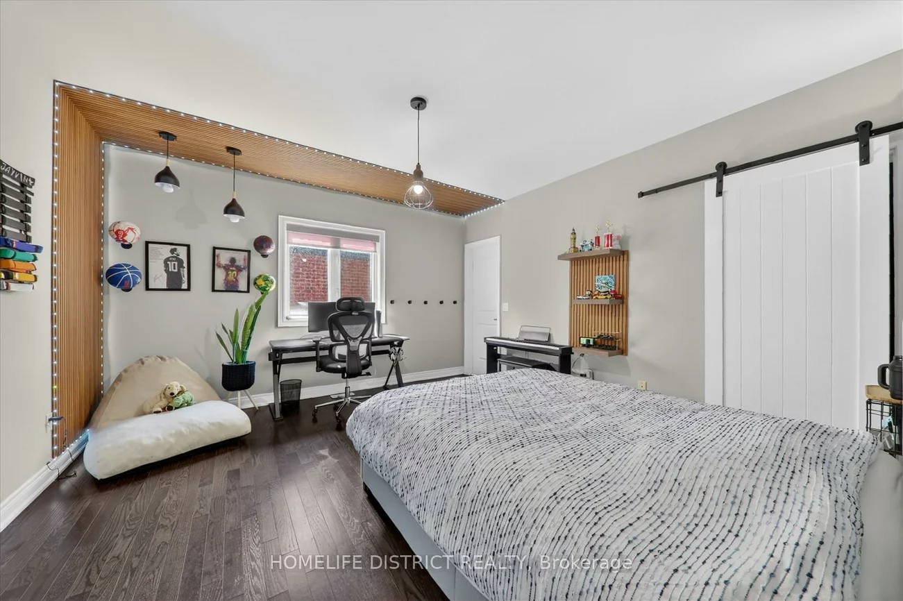 210, Cannes, Vellore Village, Vaughan