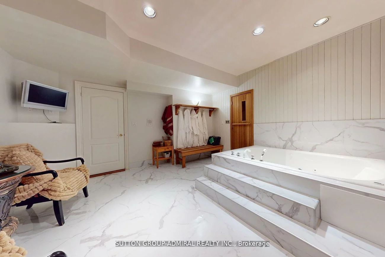 220, King High, Beverley Glen, Vaughan