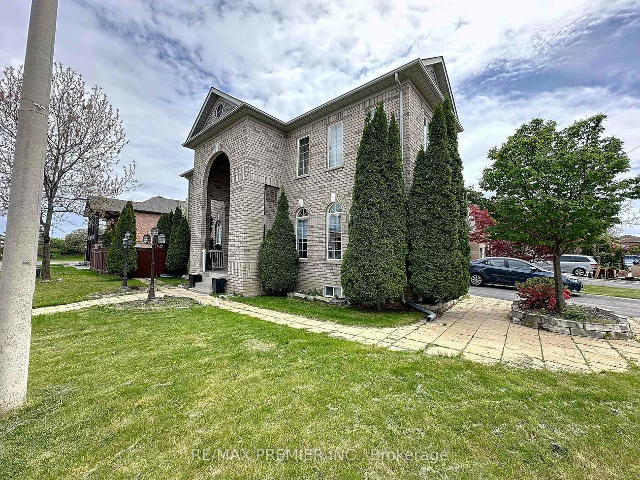 129, Ledge Rock, Vellore Village, Vaughan