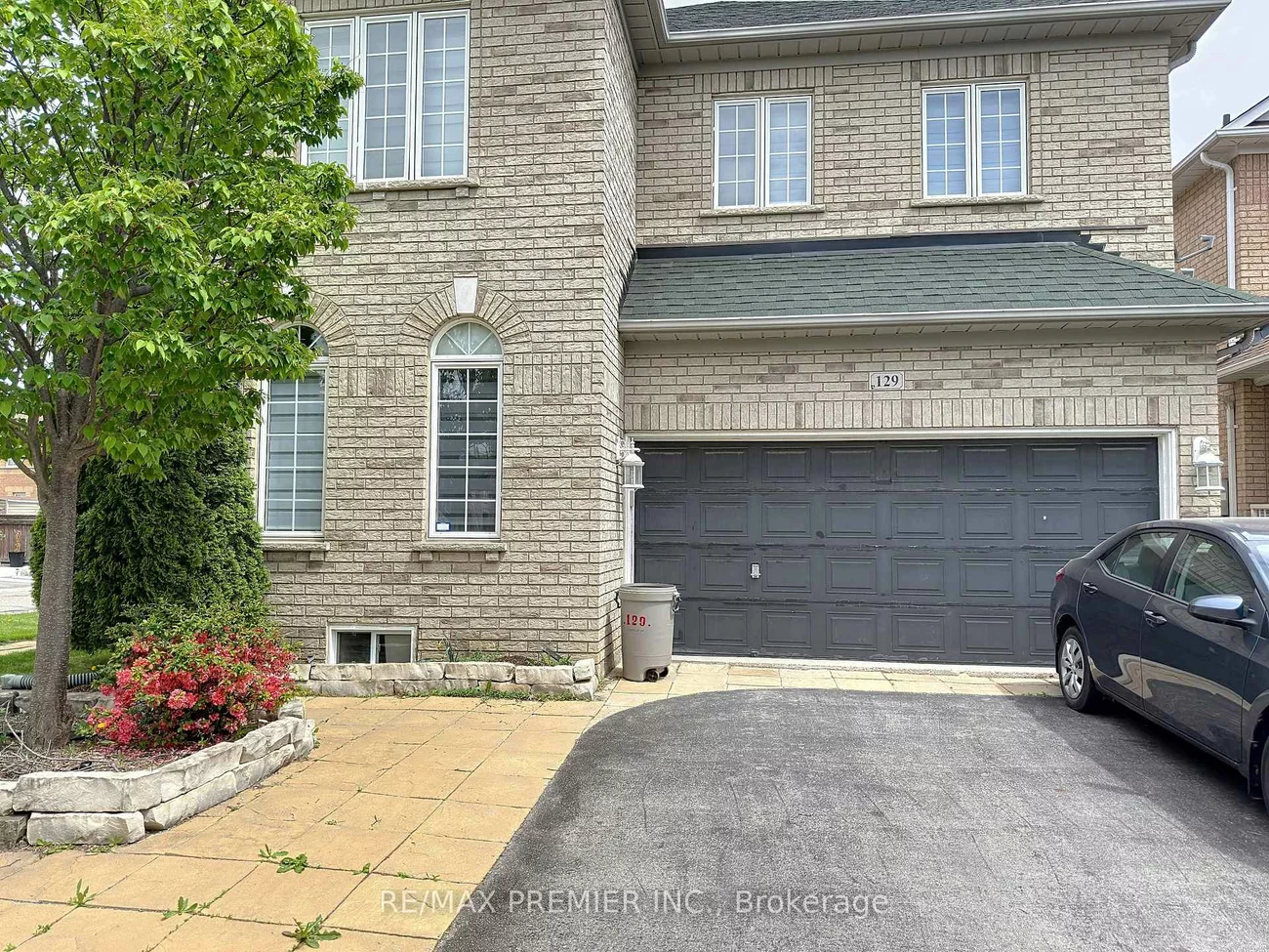 129, Ledge Rock, Vellore Village, Vaughan