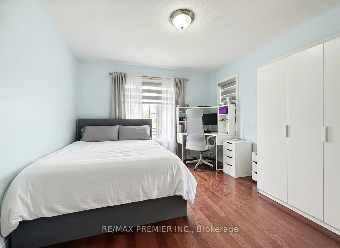 129, Ledge Rock, Vellore Village, Vaughan