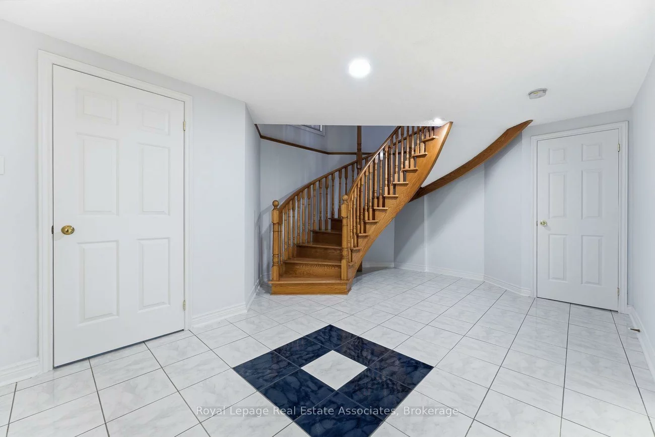 160, Fifth, East Woodbridge, Vaughan