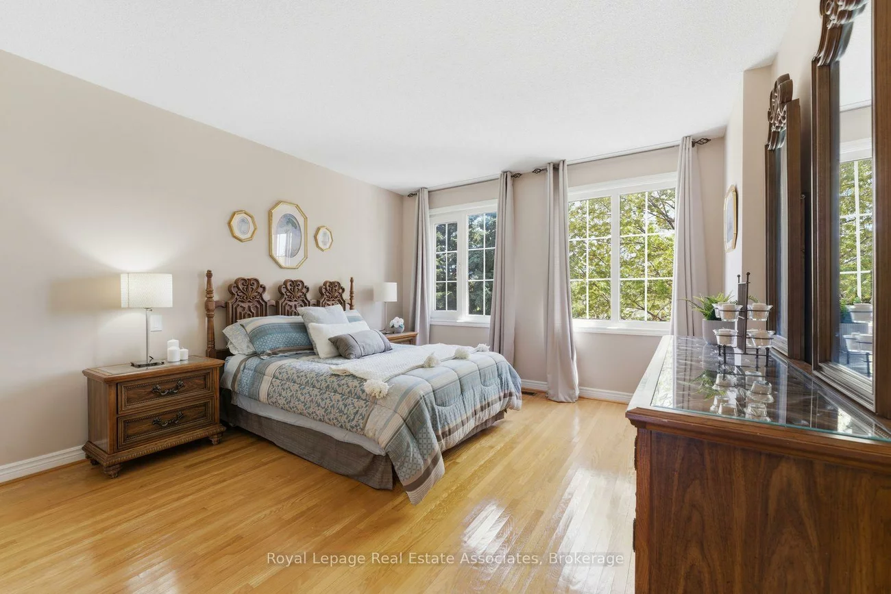 160, Fifth, East Woodbridge, Vaughan