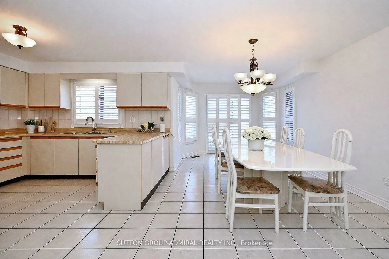 45, Royal Garden, East Woodbridge, Vaughan