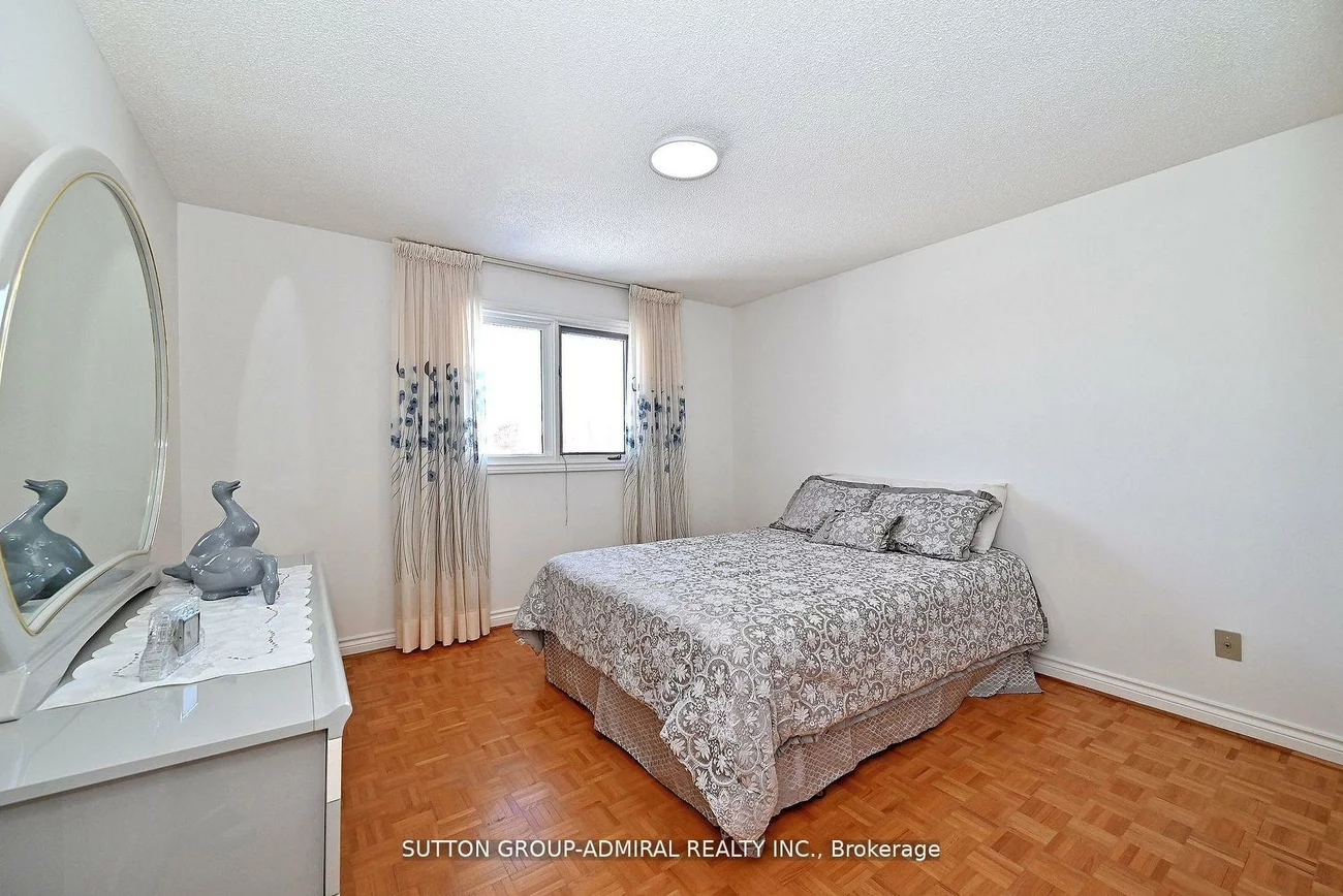 45, Royal Garden, East Woodbridge, Vaughan