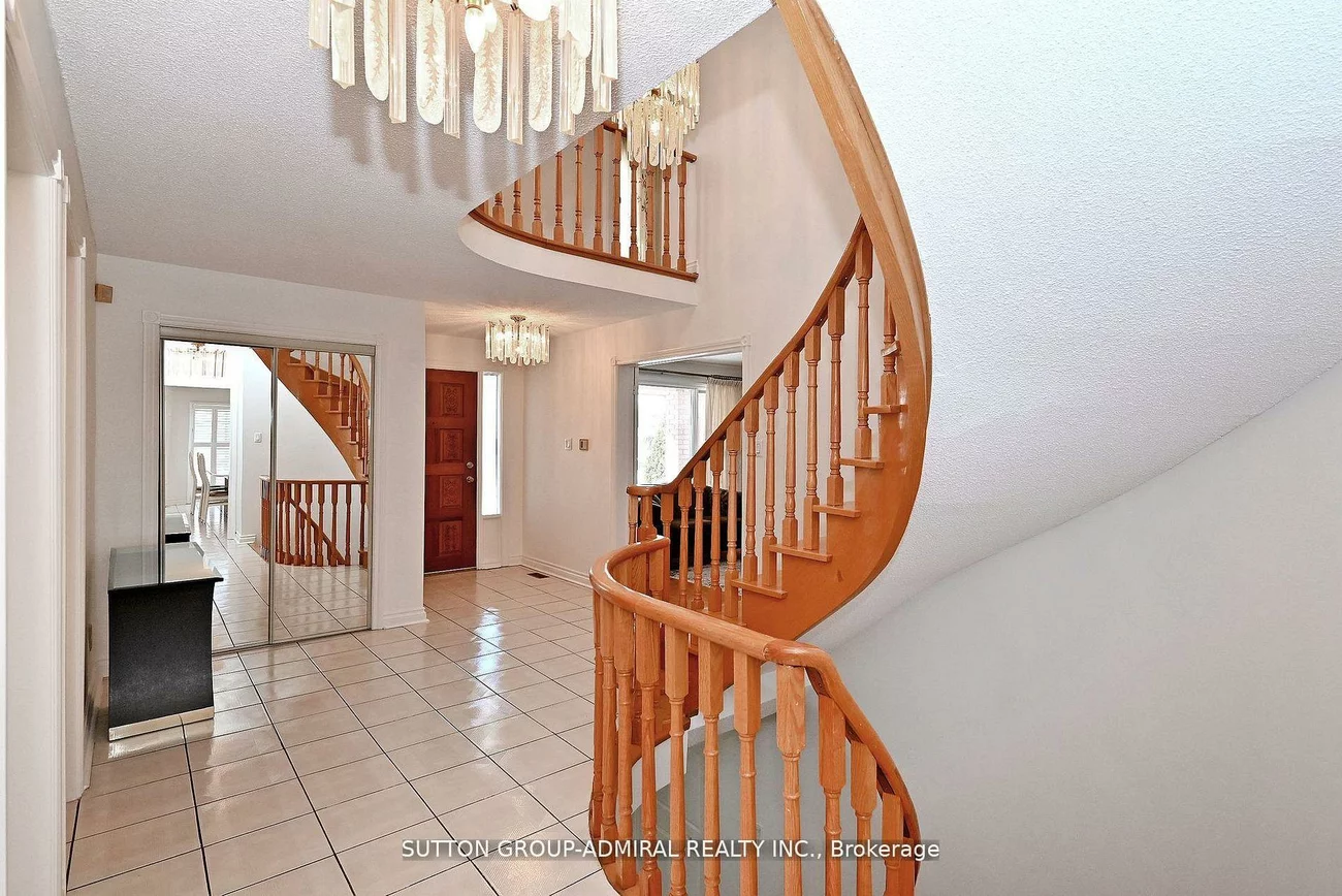 45, Royal Garden, East Woodbridge, Vaughan