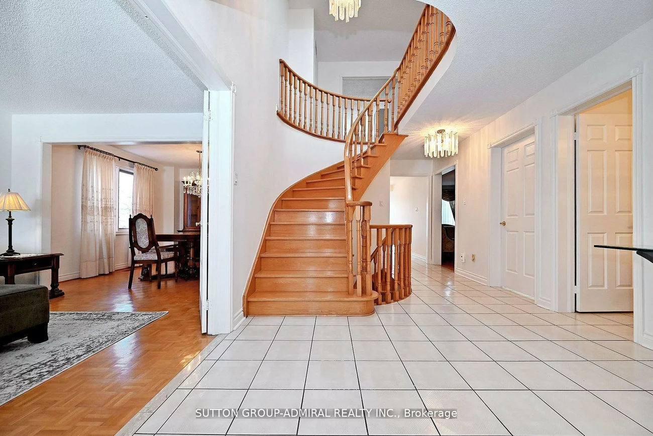 45, Royal Garden, East Woodbridge, Vaughan