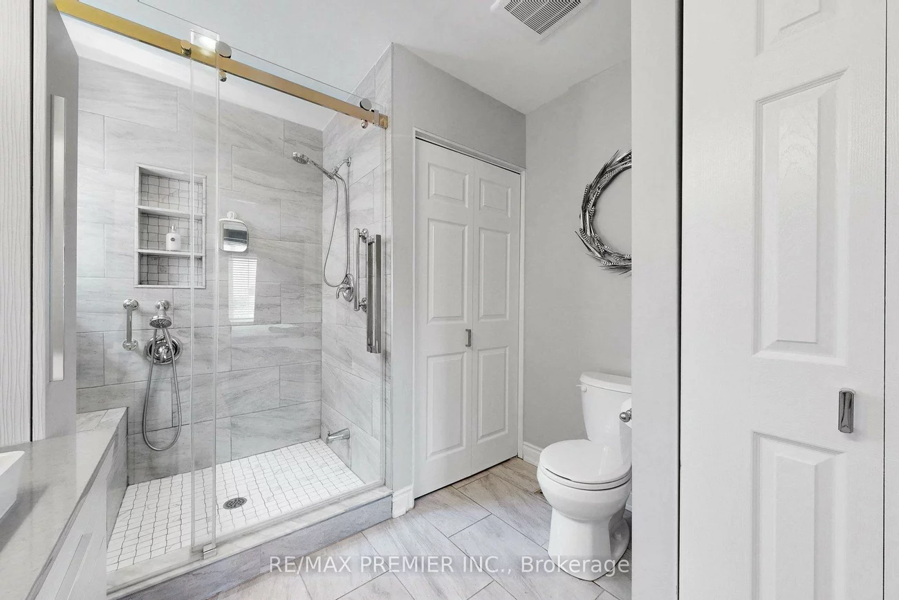 124, Kingsview, Vellore Village, Vaughan