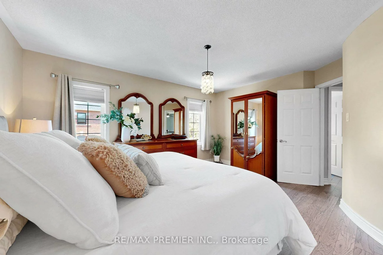 124, Kingsview, Vellore Village, Vaughan