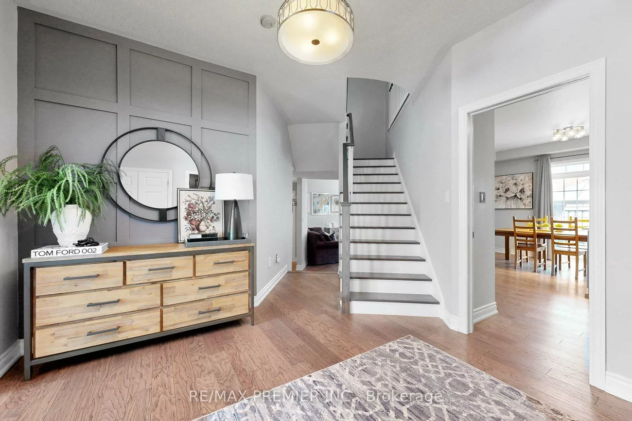124, Kingsview, Vellore Village, Vaughan