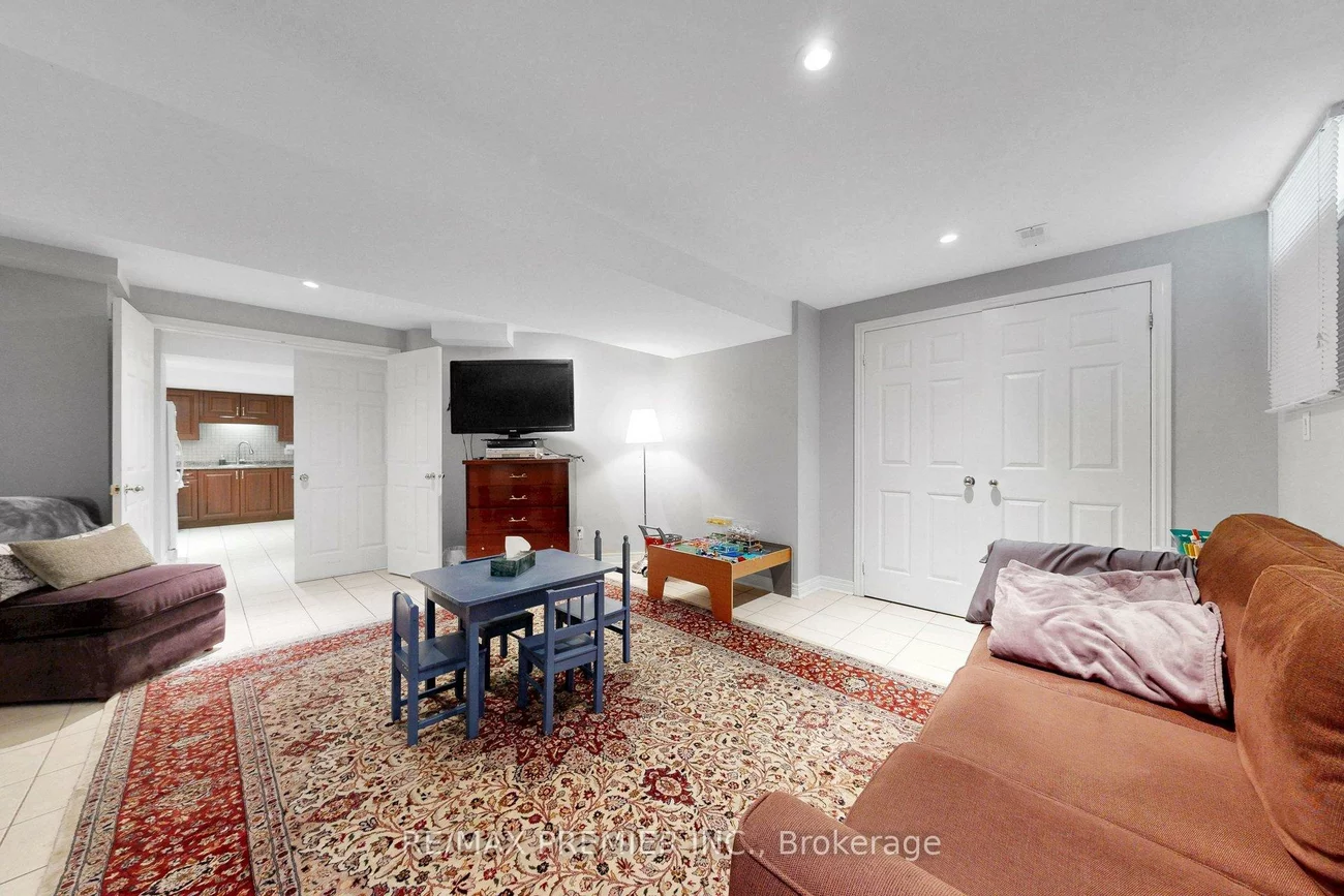 124, Kingsview, Vellore Village, Vaughan