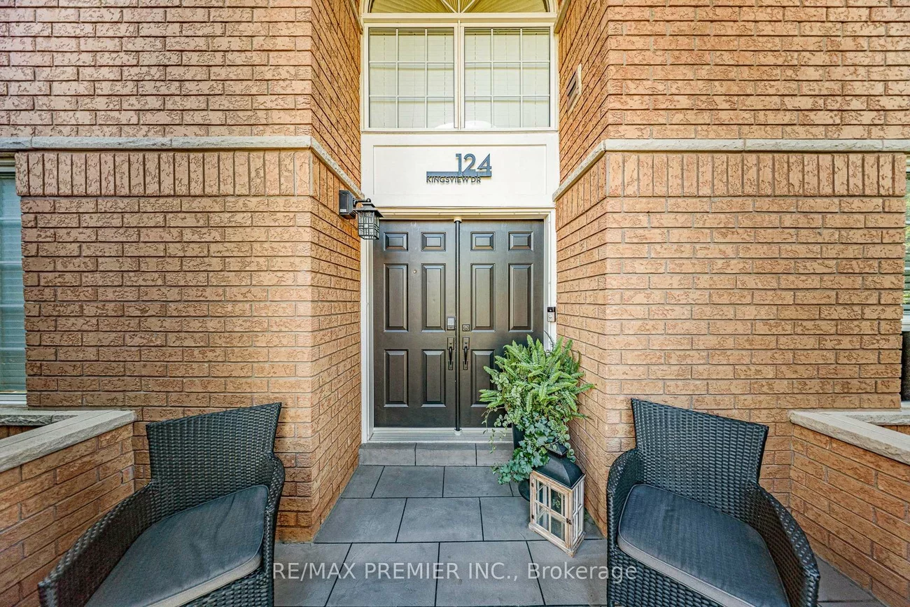 124, Kingsview, Vellore Village, Vaughan