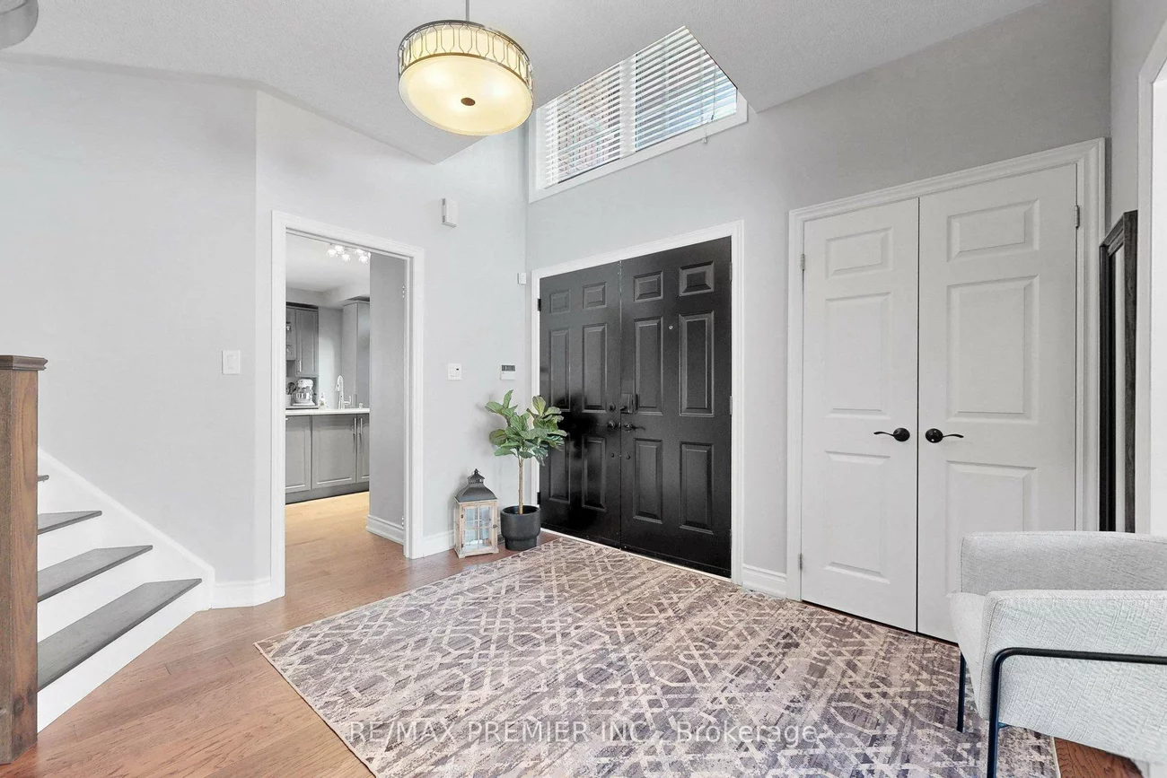124, Kingsview, Vellore Village, Vaughan
