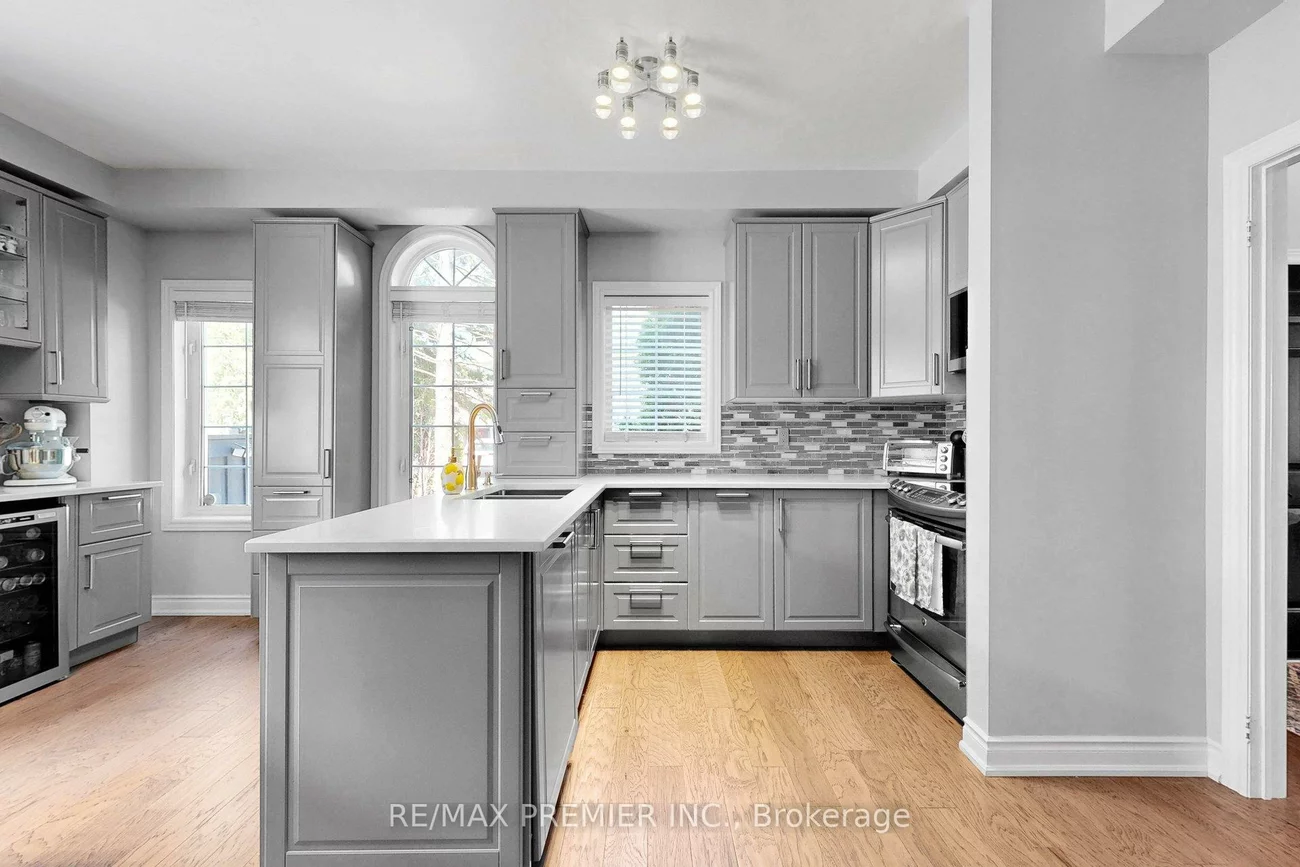 124, Kingsview, Vellore Village, Vaughan