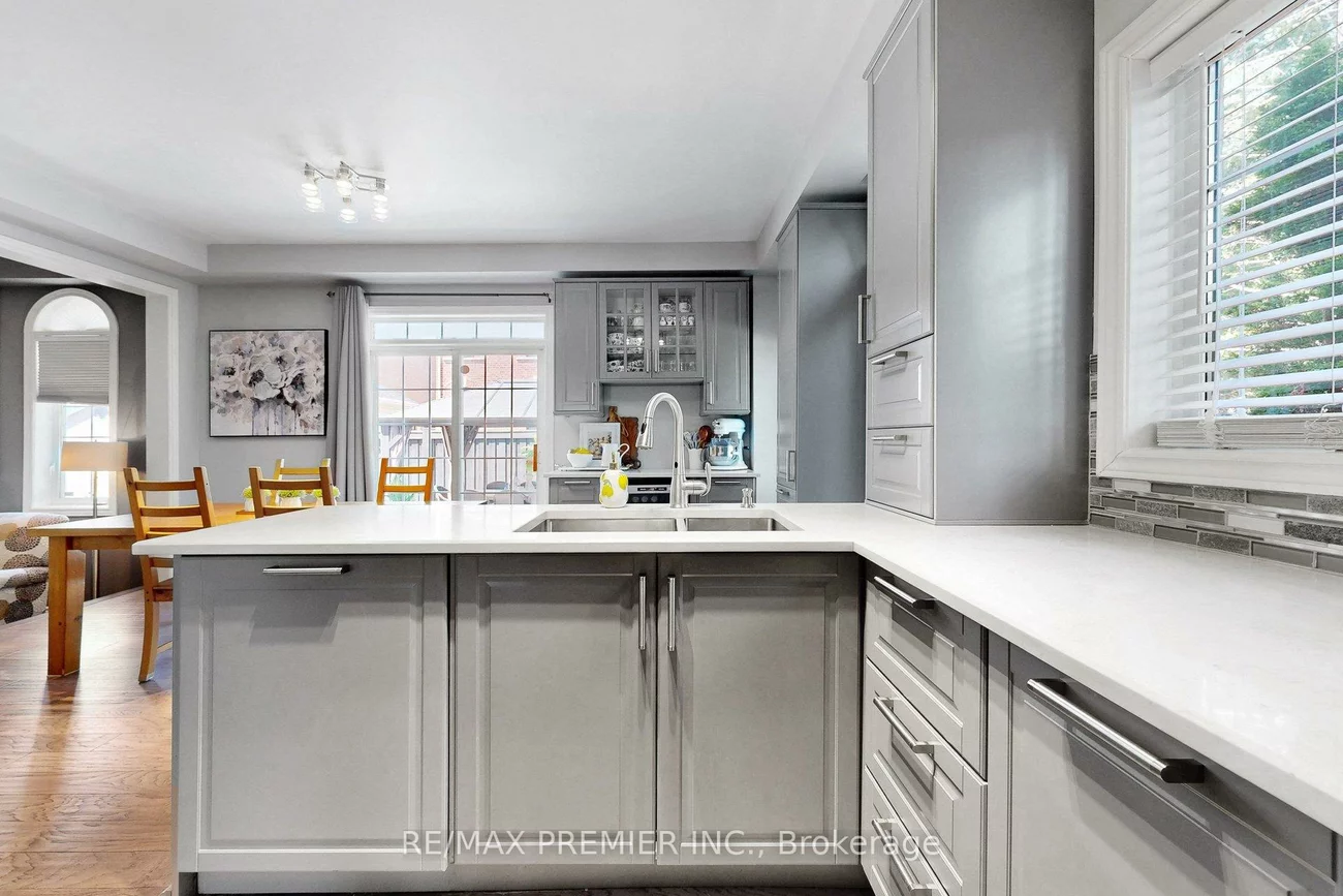 124, Kingsview, Vellore Village, Vaughan
