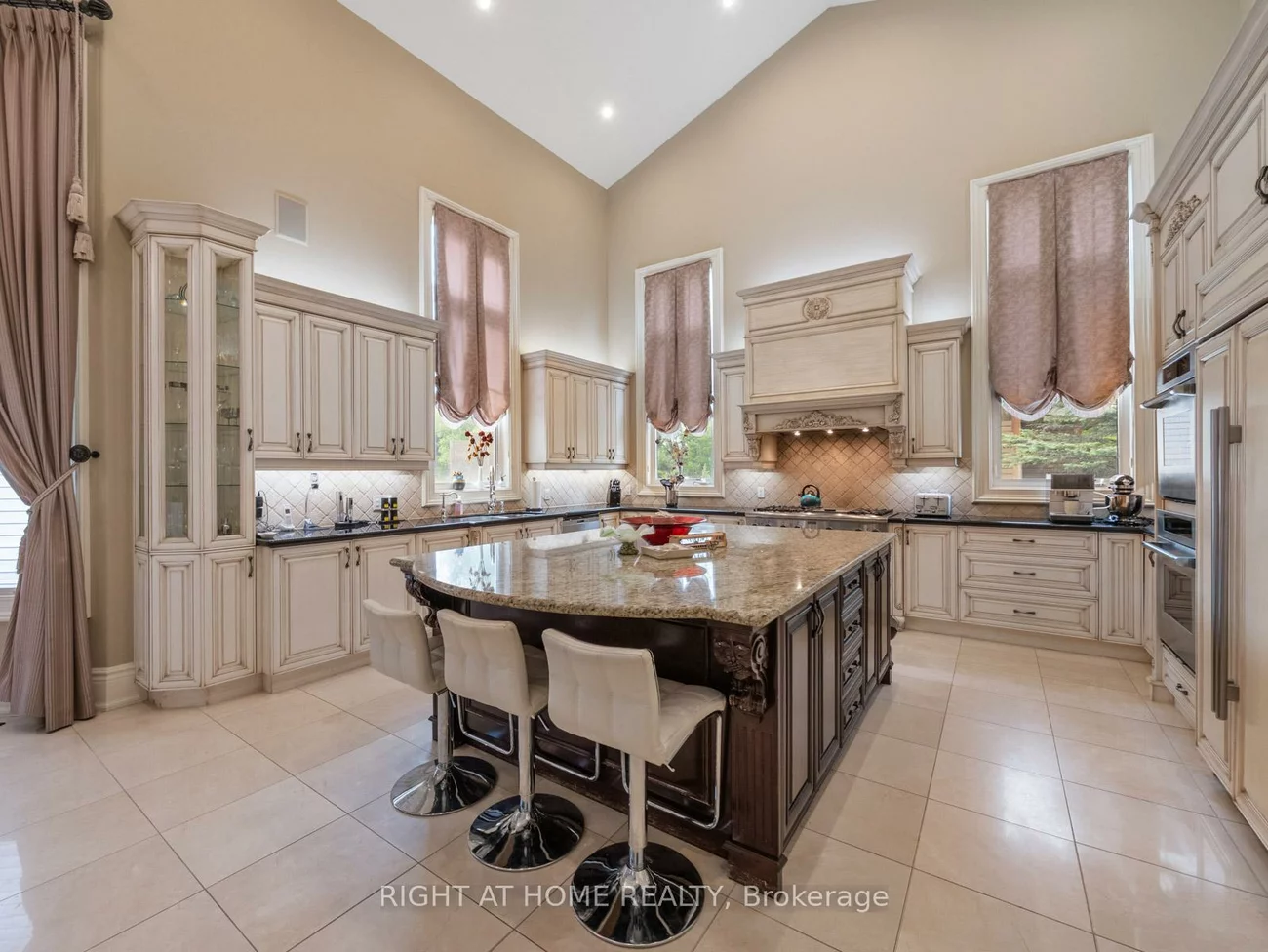 100, Rocmary, Kleinburg, Vaughan