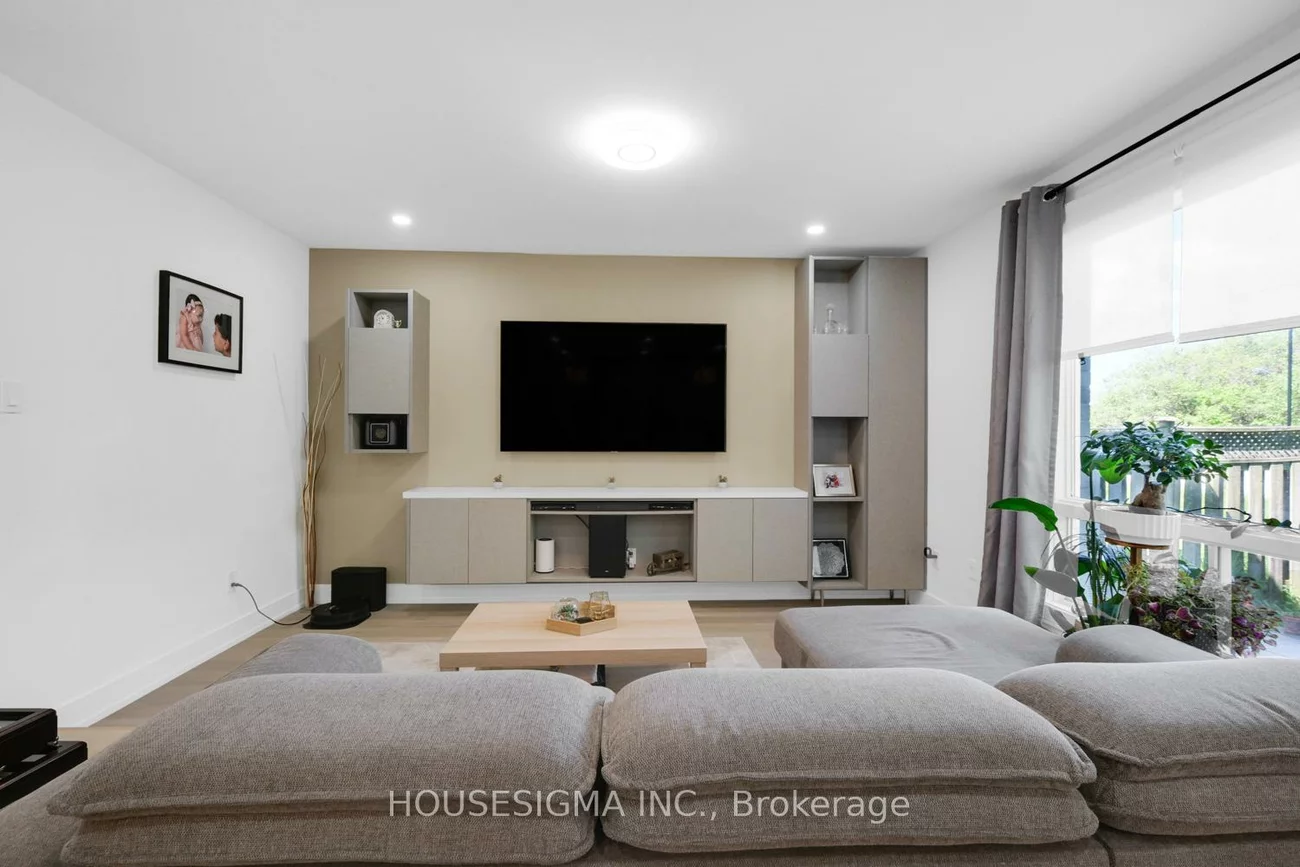 46, Venice, Beverley Glen, Vaughan