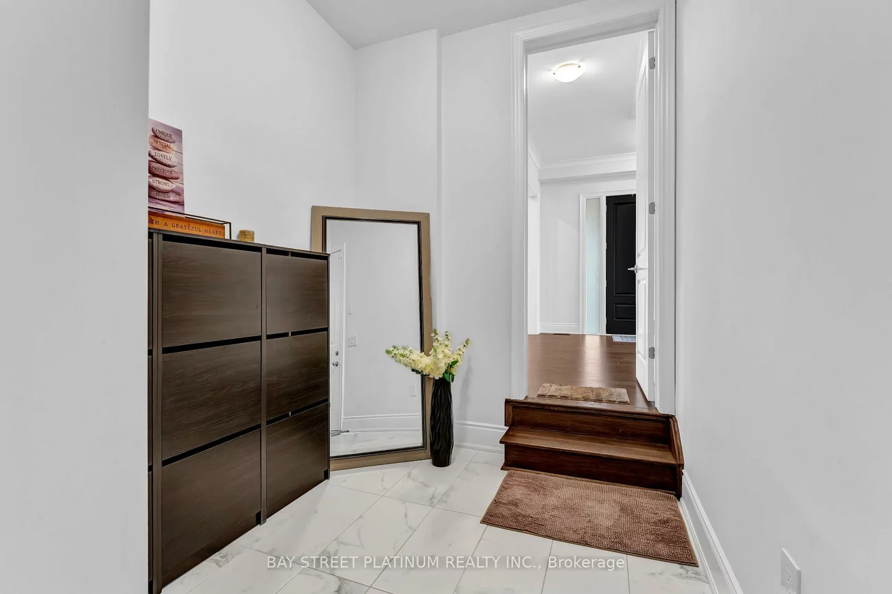 18, Woodgate Pines, Kleinburg, Vaughan