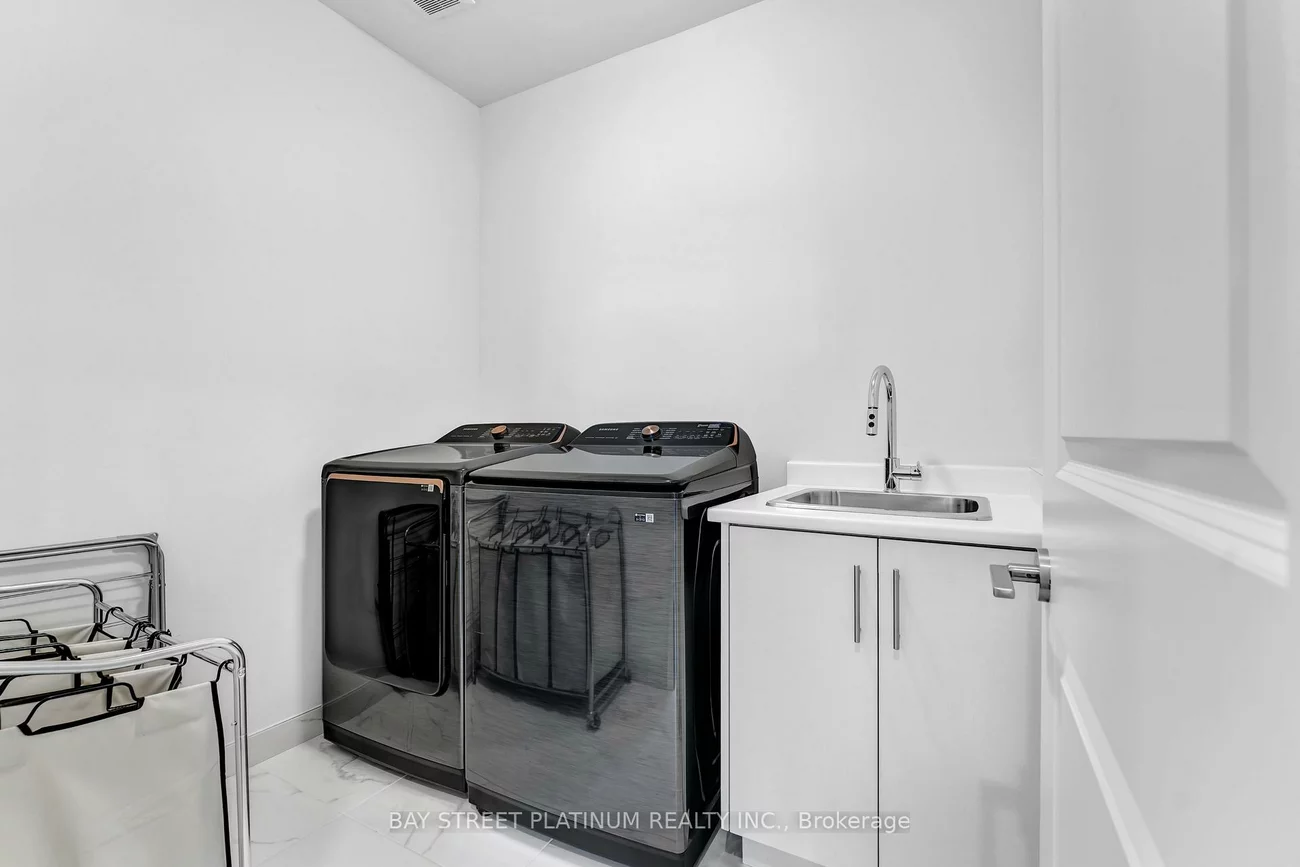 18, Woodgate Pines, Kleinburg, Vaughan