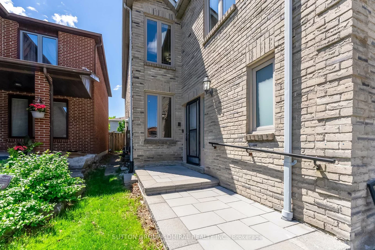 79, Brickstone, Brownridge, Vaughan