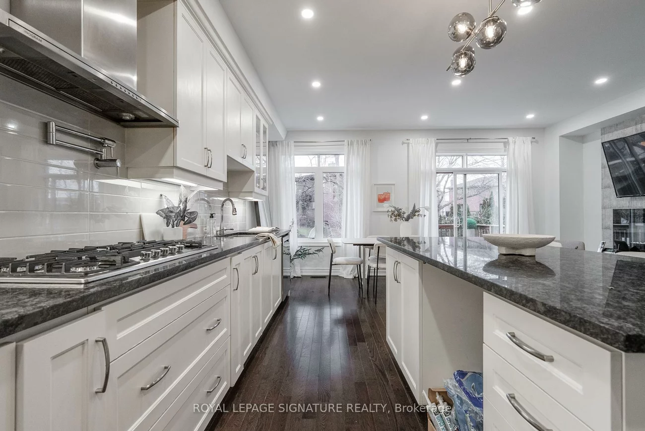 14, Queen Mary, East Woodbridge, Vaughan