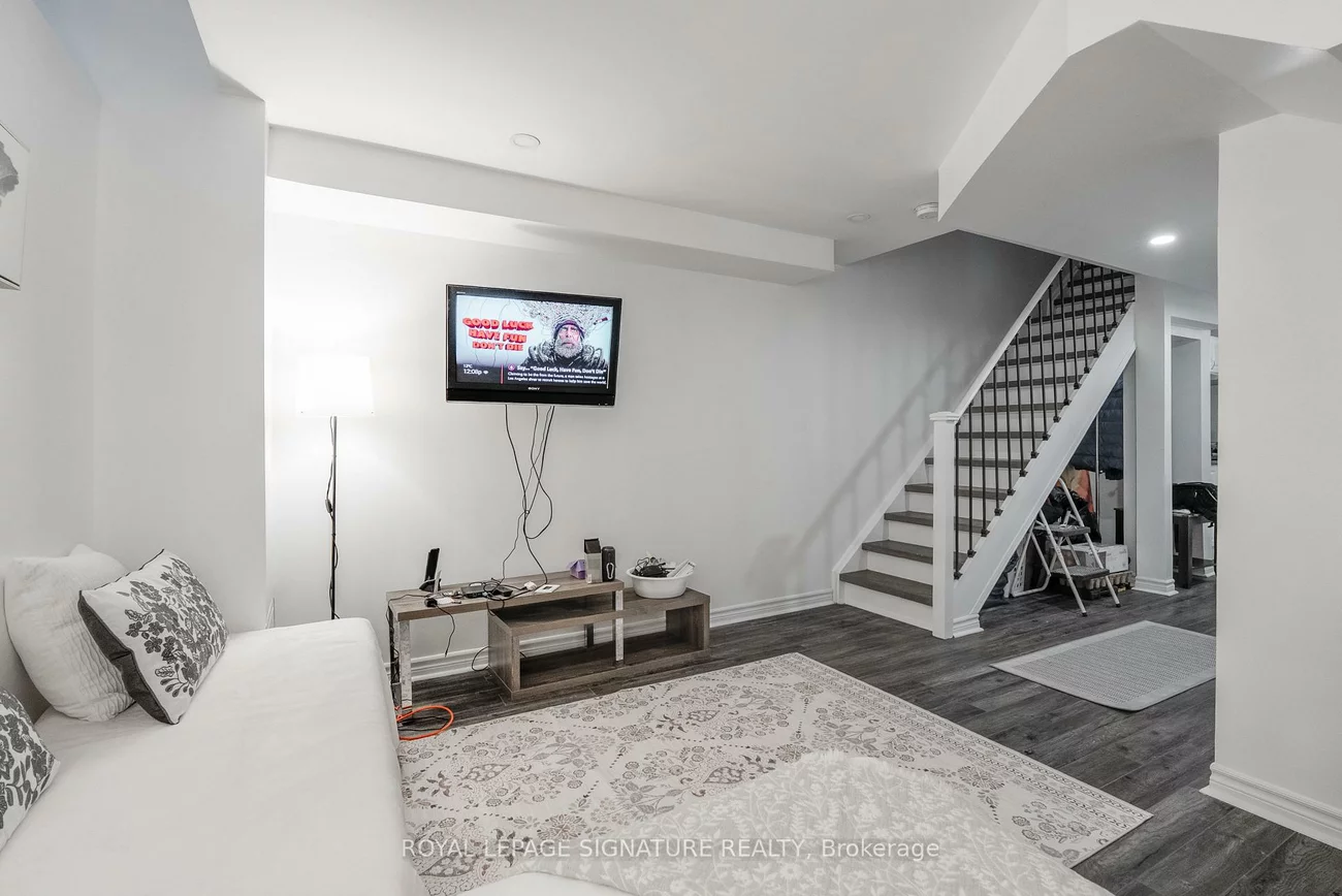 14, Queen Mary, East Woodbridge, Vaughan