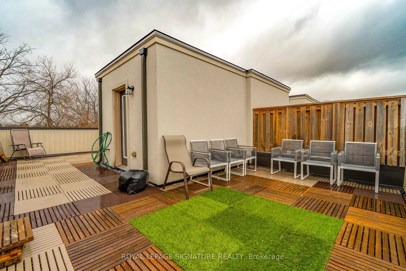 14, Queen Mary, East Woodbridge, Vaughan