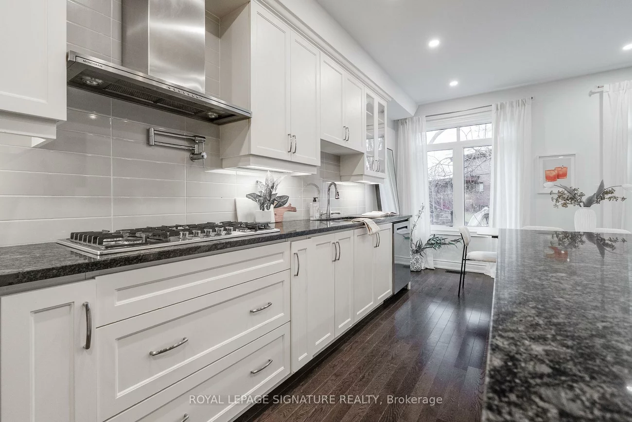 14, Queen Mary, East Woodbridge, Vaughan