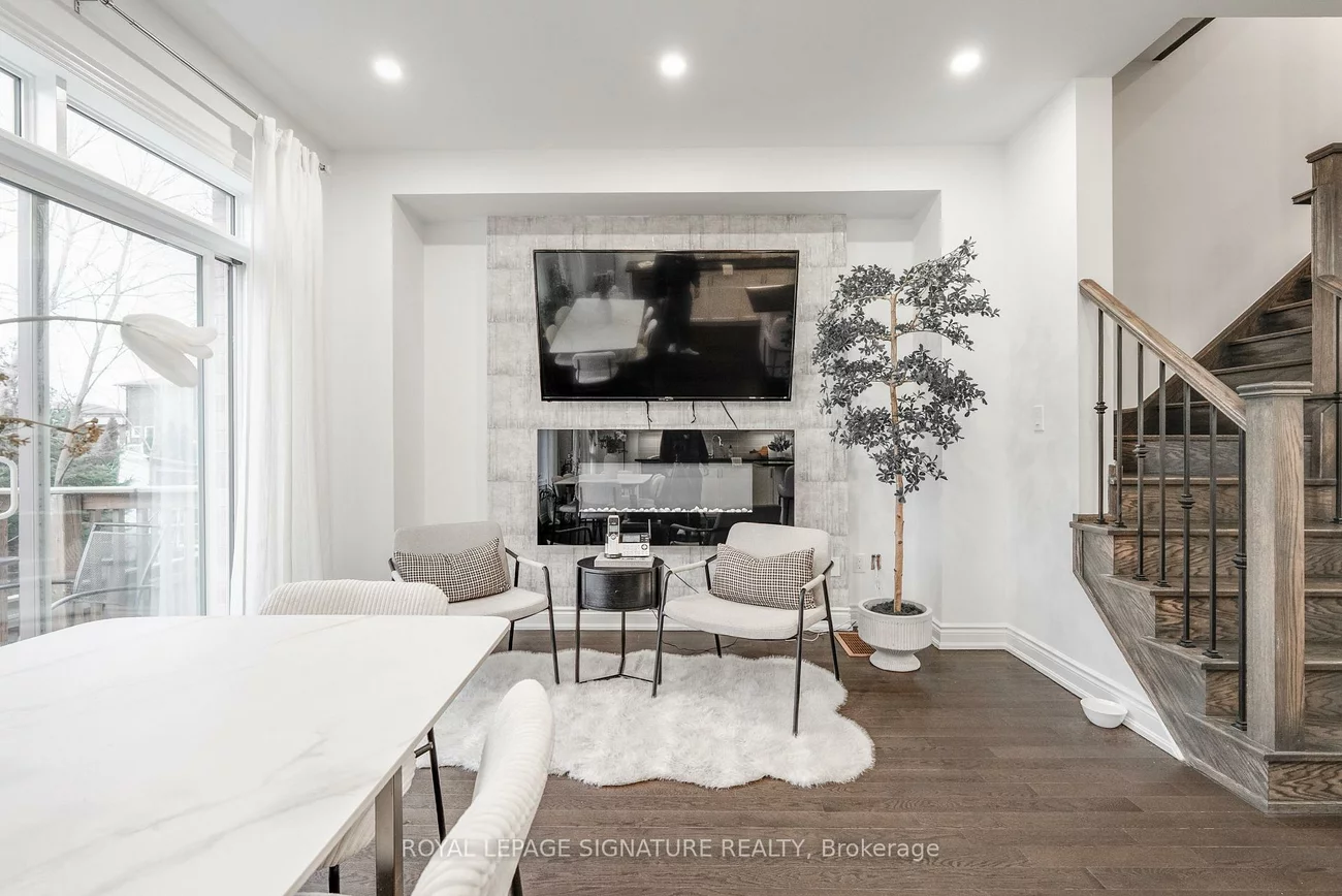 14, Queen Mary, East Woodbridge, Vaughan