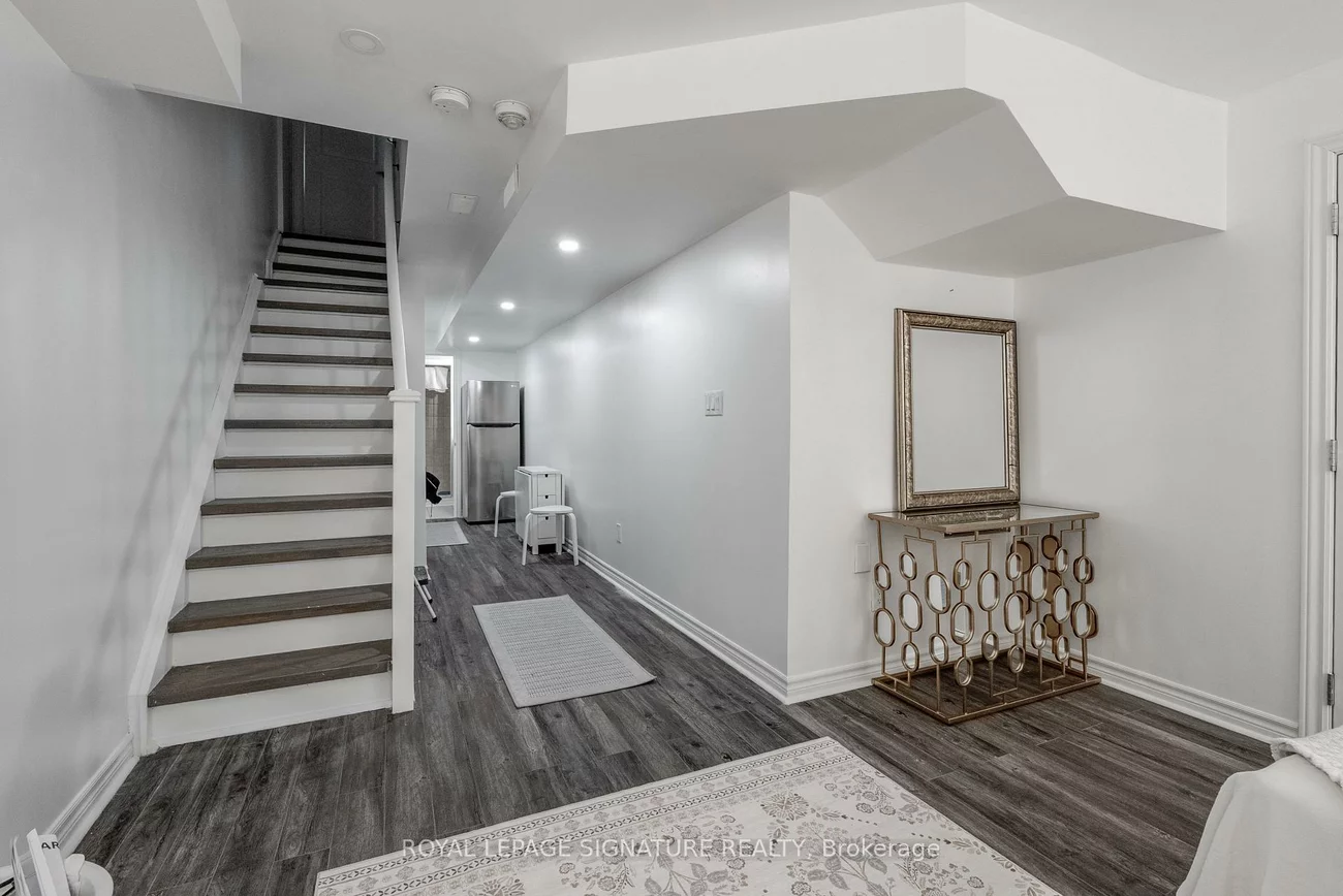 14, Queen Mary, East Woodbridge, Vaughan