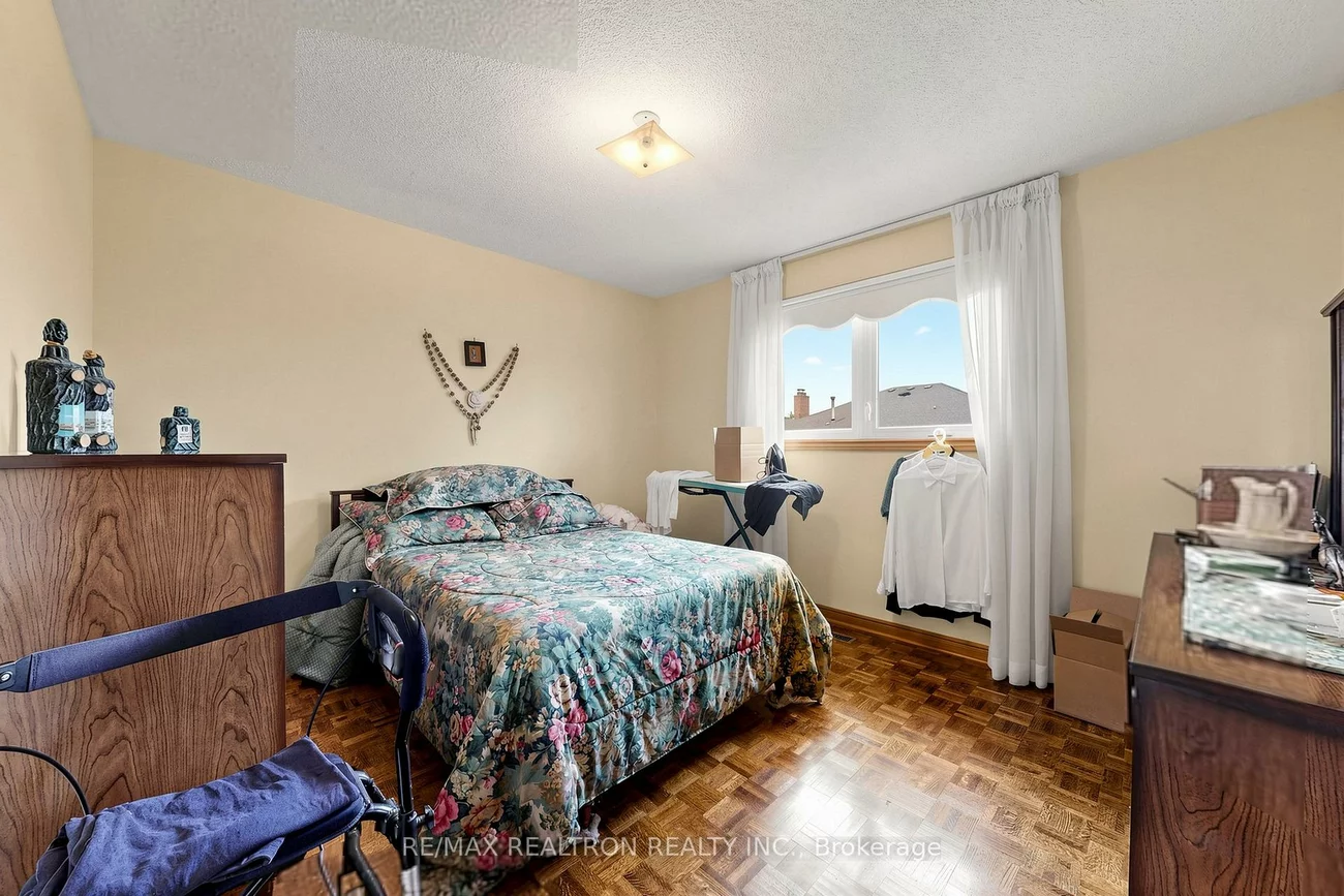 100, Gas Light, East Woodbridge, Vaughan
