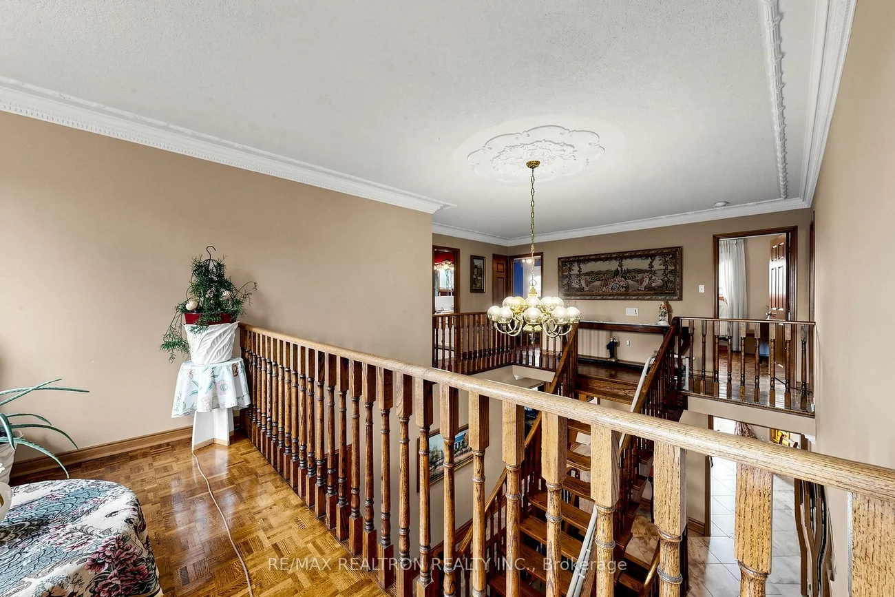 100, Gas Light, East Woodbridge, Vaughan