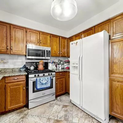 100, Gas Light, East Woodbridge, Vaughan