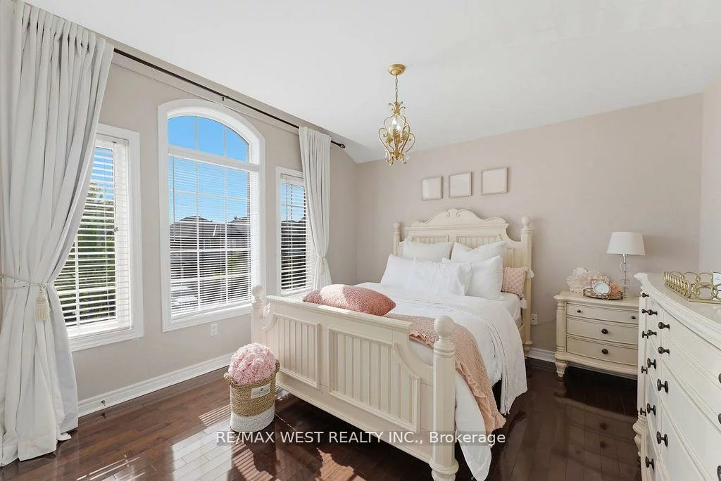 127, Ozner, Vellore Village, Vaughan