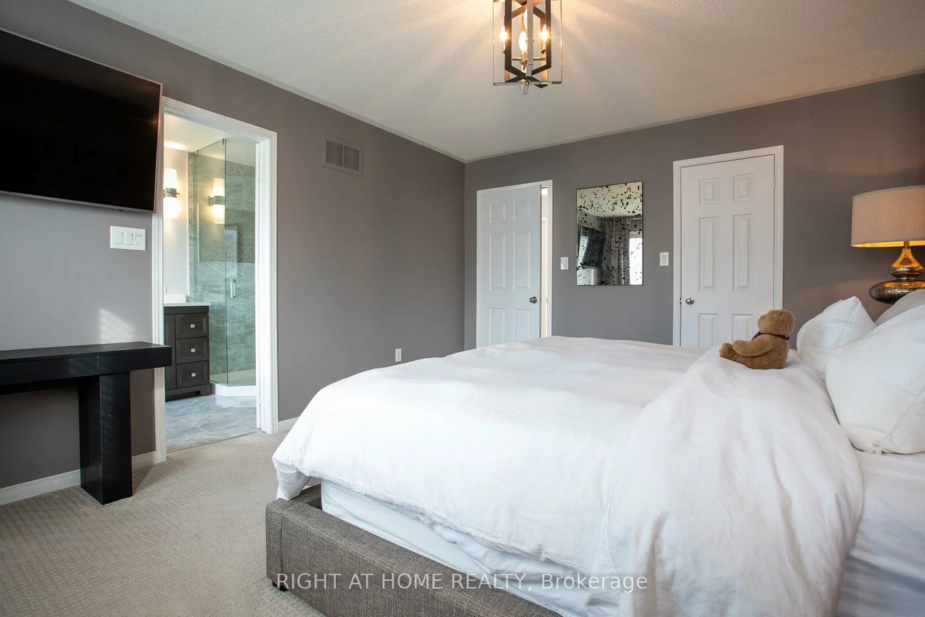 263, Golden Orchard, Patterson, Vaughan