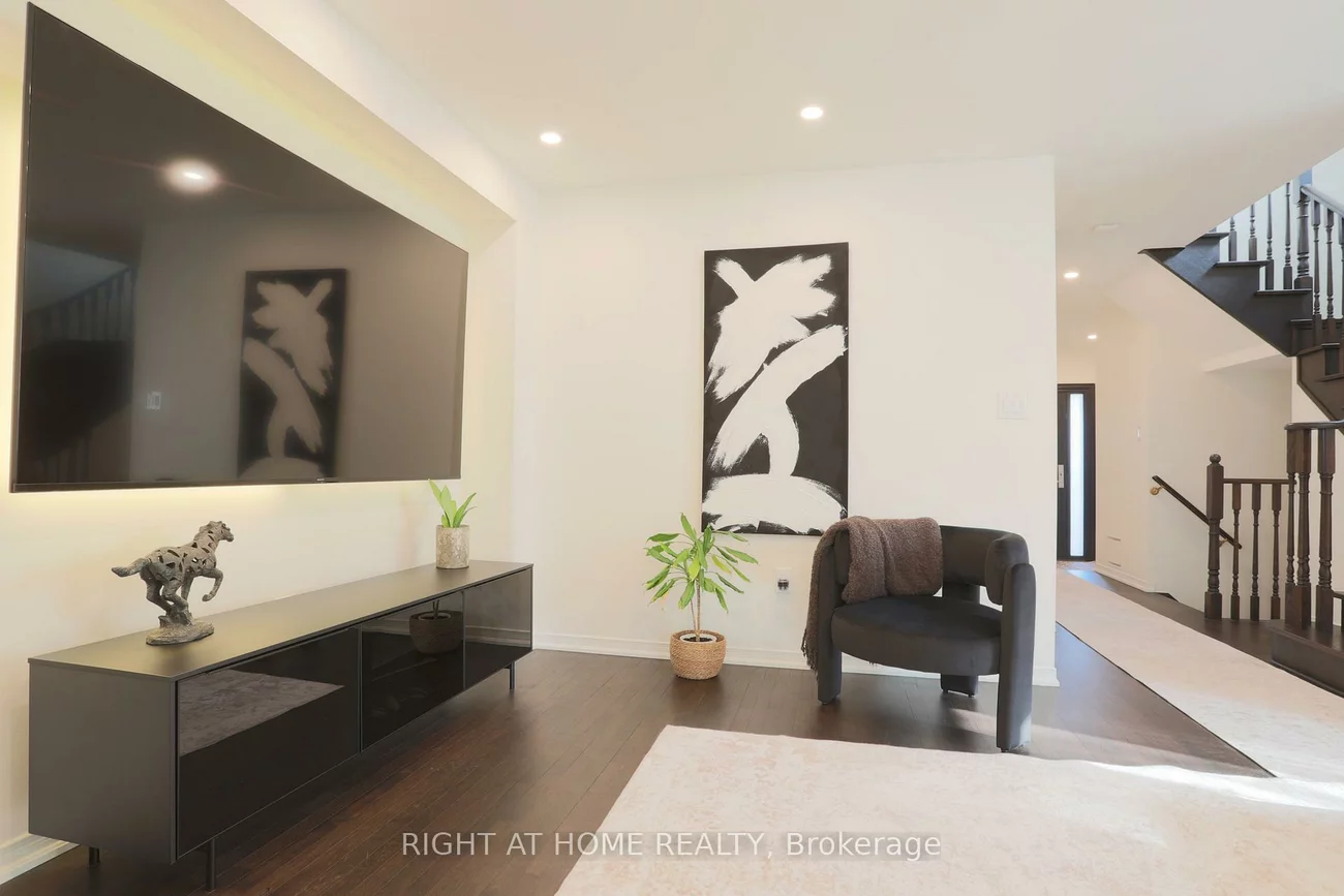 263, Golden Orchard, Patterson, Vaughan